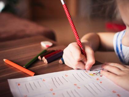 Roma, bambina grave dopo cedimento a scuola