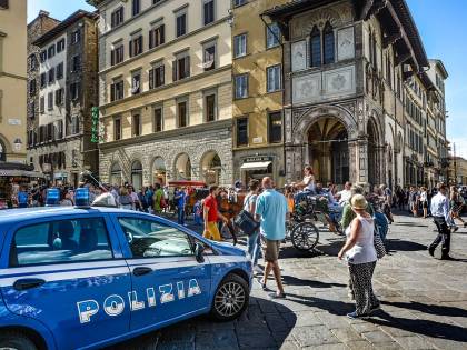 Bologna, richiede il permesso di soggiorno ma finisce in manette