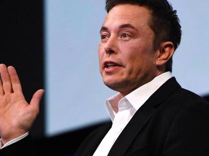 Musk si dimette dalla presidenza di Tesla. Al suo posto va una donna