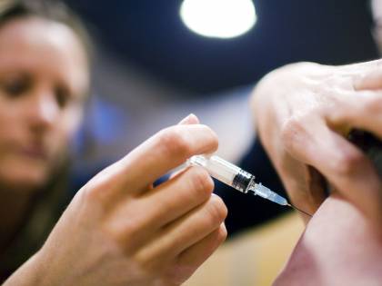 Macerata, licenziata ostetrica che rifiutava di vaccinarsi