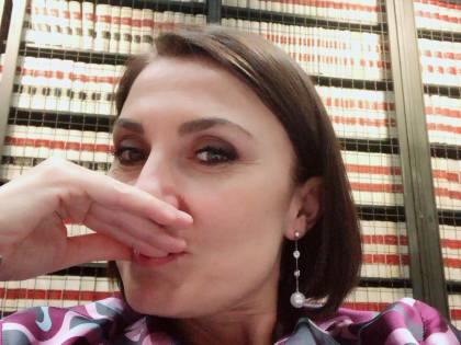 Fango della Morani contro FdI: "Quell'odio viene dalla destra"