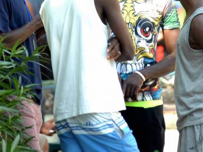 Francia, i giudici assolvono lo stupratore recidivo: "Non è in possesso dei codici culturali"