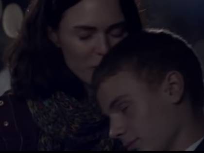 Madre e figlio finalmente insieme: quello spot di Natale che fa commuovere