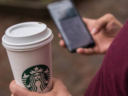 Chanel 4 premia Starbucks per lo spot pro trans: 1 milione di sterline