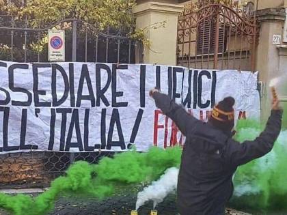 Forza Nuova "assedia" l'Anpi: "È nemica della nazione"