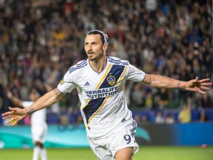 Ibrahimovic, una statua di bronzo per celebrare il "Dio del calcio"