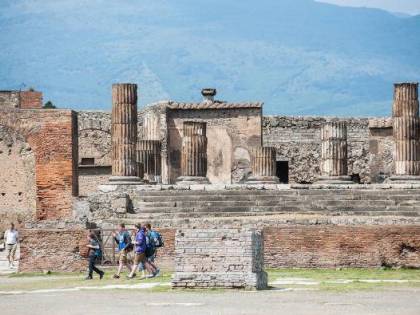 Cambiano le regole del parco di Pompei: no ai bikini e ai selfie spericolati