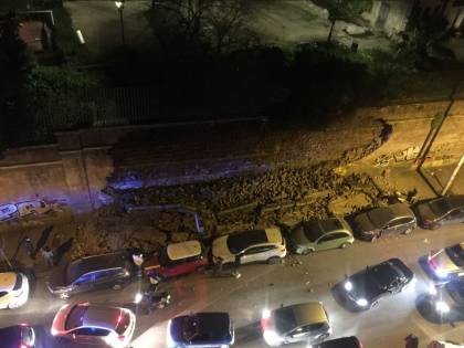 Roma, crolla una parte di muro di Villa Mercede nel quartiere San Lorenzo