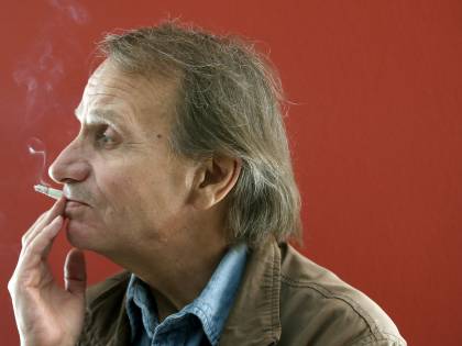 Houellebecq ci vaccina contro la banalità: "Non andrà tutto bene"