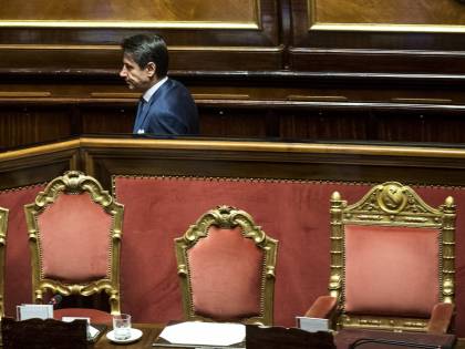 Il salva Carige e il ruolo di Conte. Il Pd: "C'è conflitto di interessi"