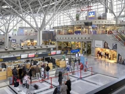 Germania, allarme terrorismo negli aeroporti: violato sistema di sicurezza