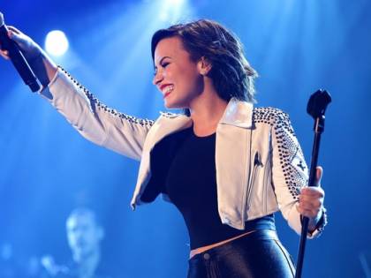 Demi Lovato, il tweet dopo il ricovero: "Amo i miei fan ma odio i tabloid"