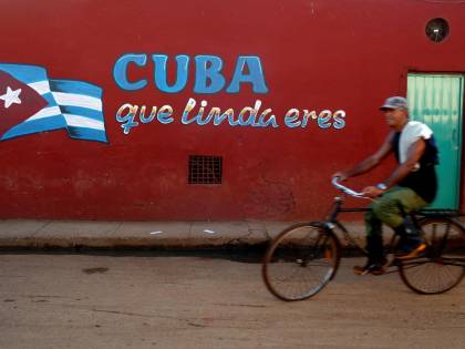 Cuba approva la nuova Costituzione, ritorna il riferimento al comunismo