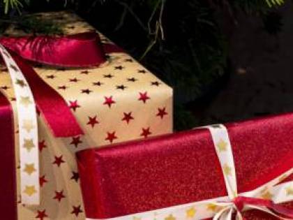 Natale, Confesercenti: "In calo spesa per i regali"