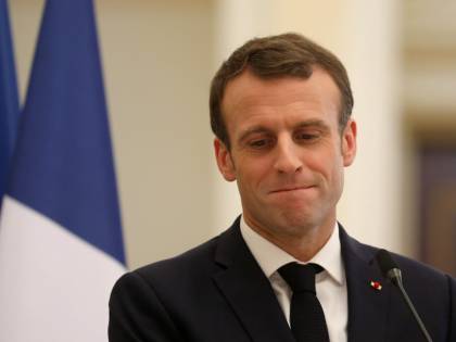 Battisti, pronto il dossier per Macron: il piano per riprendere i latitanti