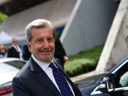 Occhi su Carige-Malacalza e sulla battaglia Telecom