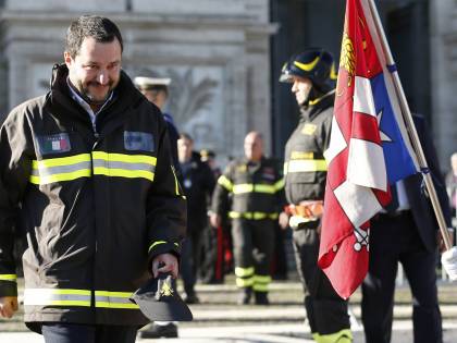 Salvini: "Terremotati senza casa Mi occupo prima di loro"