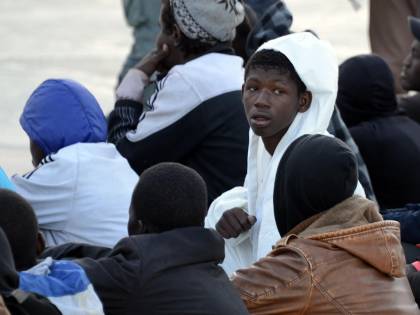 La Spagna lotta contro i trafficanti di esseri umani accelerando i rimpatri dei minori