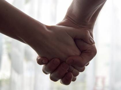 Mani: i migliori rimedi per curarle e proteggerle durante l'inverno