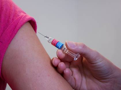 Ha la leucemia e la classe si vaccina per poterla riavere a scuola