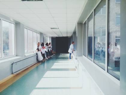 Meningite a Firenze, ragazza di 25 anni ricoverata