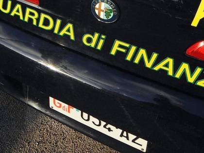 Falsi permessi di soggiorno: arrestate 8 persone