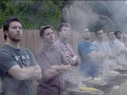 La pubblicità della Gillette fa discutere. "È questo il meglio di un uomo"
