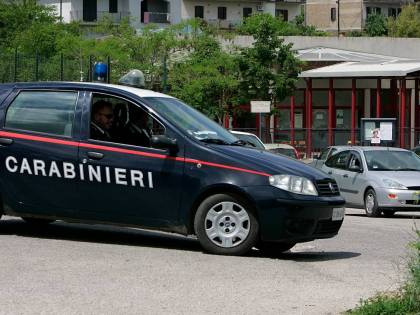 Milano, ristrutturano casa e trovano il cadavere di un uomo