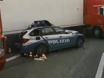 Un romeno dietro al post choc "Che bello uno sbirro in meno"