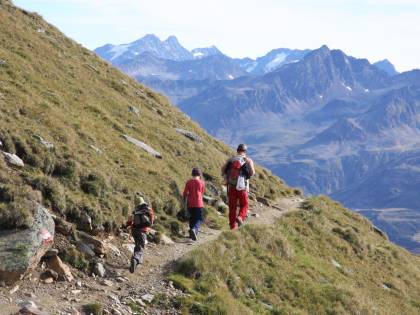 India, donna scala montagna interdetta al genere femminile. Ira indù