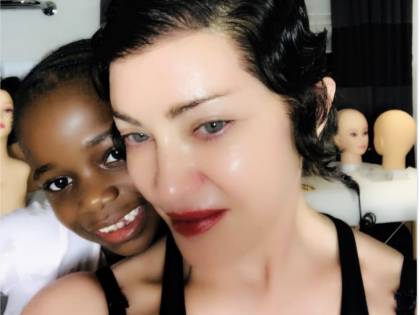 Cosa è successo ai capelli di Madonna?