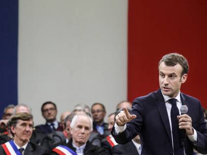 Macron: "Flussi migratori diminuiti grazie a Gentiloni"