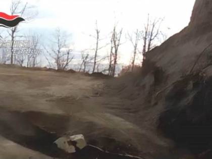 Scavo abusivo nel Parco nazionale del Vesuvio. Denunciato 72enne del luogo