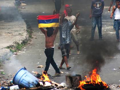 Venezuela, la Guardia Nazionale si ribella a Maduro