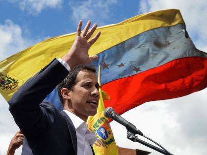 Venezuela, i governi europei appoggiano Guaidò. Ma la Russia: "Colpo di Stato"