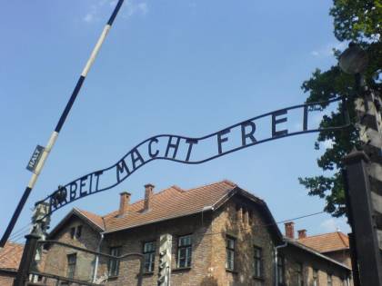 Nazionalisti ad Auschwitz: "Cerimonia non inclusiva, ricordare anche i polacchi"