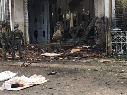 Filippine, due bombe esplodono davanti alla chiesa
