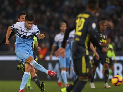 Che succede nel calcio con lo stop per il coronavirus? Quattro possibilità