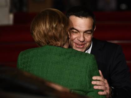 La regia di Angela Merkel dietro l’accordo fra Grecia e Macedonia