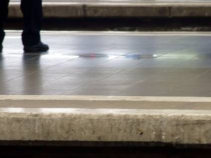 Genova, nigeriano si getta sotto treno perché gli negano accoglienza