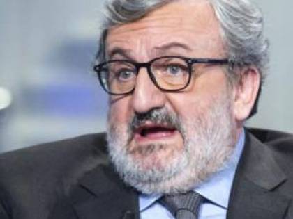 Regione Puglia, Emiliano tra la “grana” Pd e lo scontro con Vendola