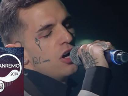 Sanremo, bufera su Achille Lauro. Striscia: "Canzone è inno all'ecstasy". Ma lui smentisce