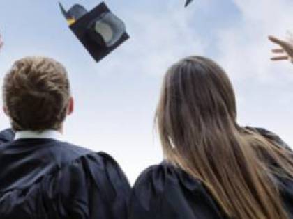Taranto, muore di tumore: nella bara la pergamena della laurea