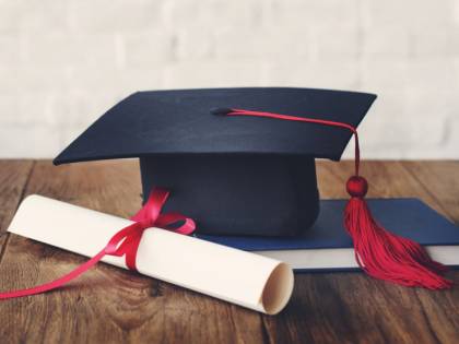 Taranto, giovane ammalato di cancro si laurea prima di morire