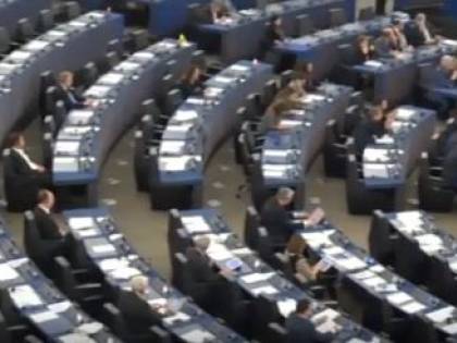 Scandalo in Parlamento: orgia clandestina in un bar a Bruxelles. C'è anche un eurodeputato