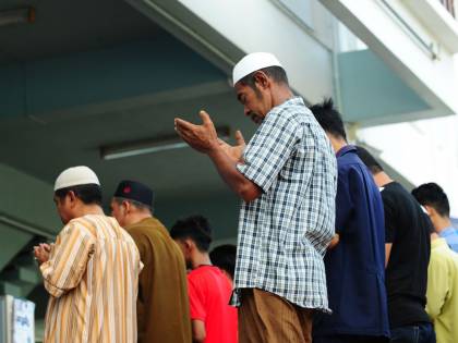 Così l'Occidente democratico si arrende all'islam assolutista