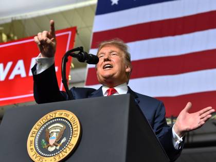 Trump dichiara l'emergenza nazionale per costruire il muro col Messico