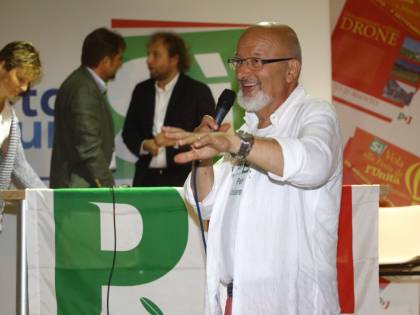 Truffe anche sugli immigrati: il "metodo" della famiglia Renzi