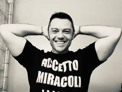 Tiziano Ferro si è sposato. Ecco chi è Victor Allen e come gli ha chiesto di sposarlo