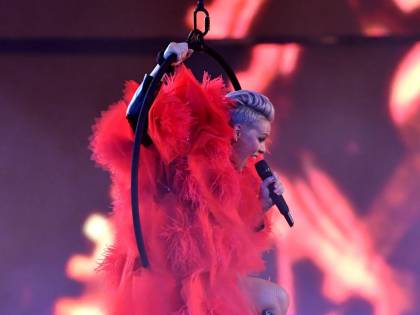 Brit Award 2019: Pink infiamma la platea